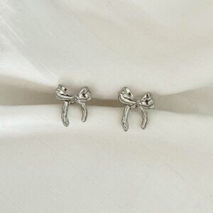 SKU:0005 New Stylish earrings with silver bows made of 925 silver+ in a Gift Box